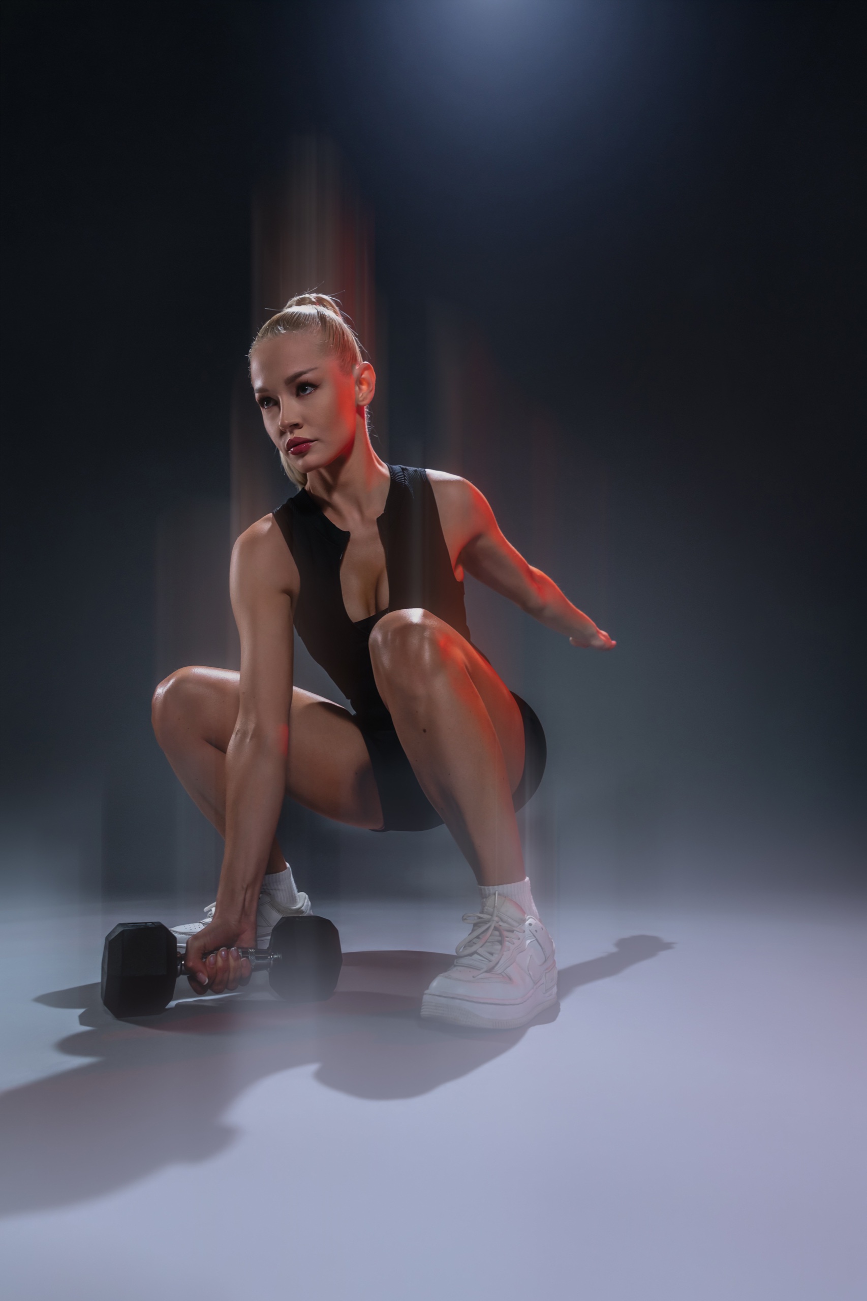 Athletin mit Kettlebell
